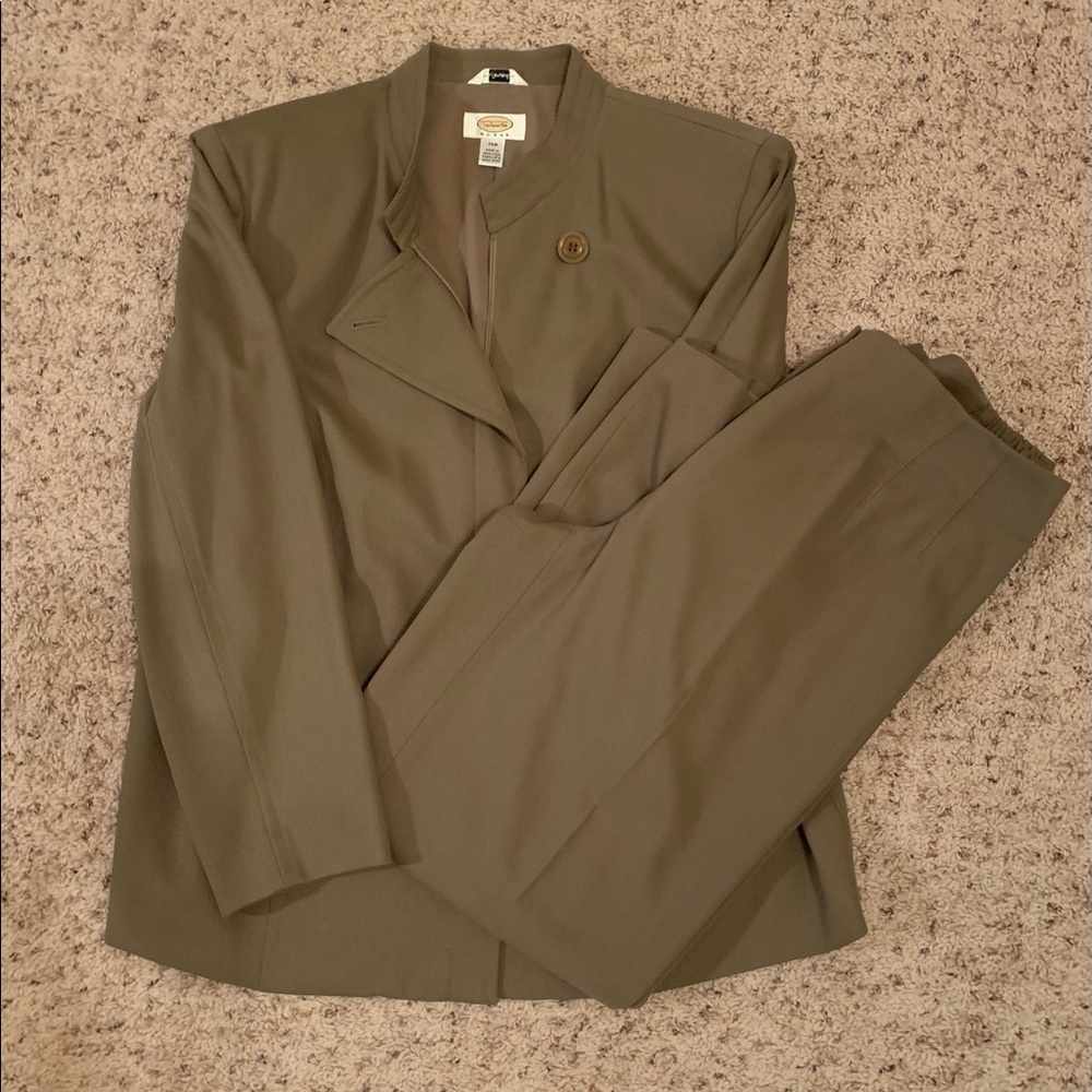 Talbots Stretch Zip Up Suit size 14W Taupe/Olive